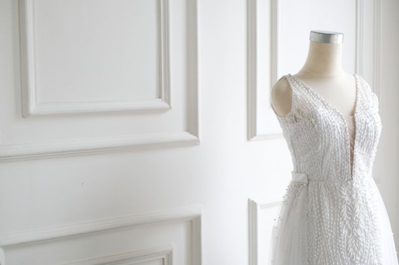 Reduce stress on your wedding day with expert assistance on-site